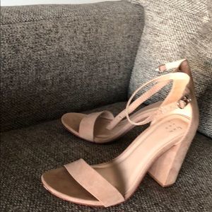 Beige heels